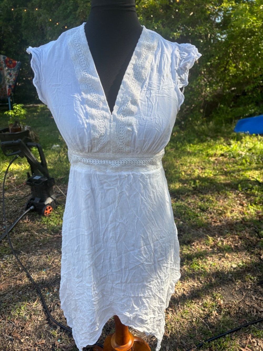 libby. edelman White Lace-Trim V-Neck Mini Dress